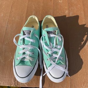 **SOLD**Converse Sneakers